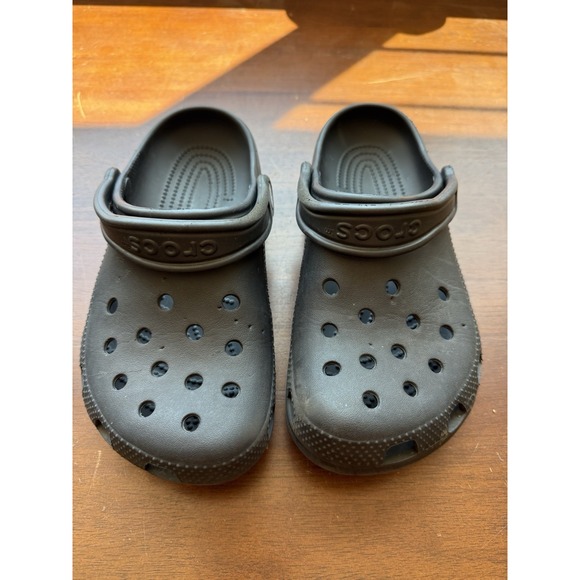 CROCS Shoes - CROCS CLASSIC CLOG SANDALS (MEN 5) (WOMEN 7) BLACK UNISEX